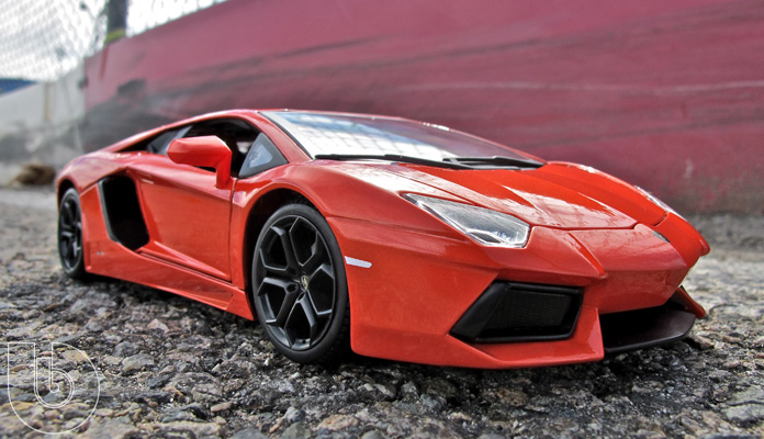 Die Cast X - Diecast Model Cars | Bburago 1:18 Lamborghini Aventador LP700-4