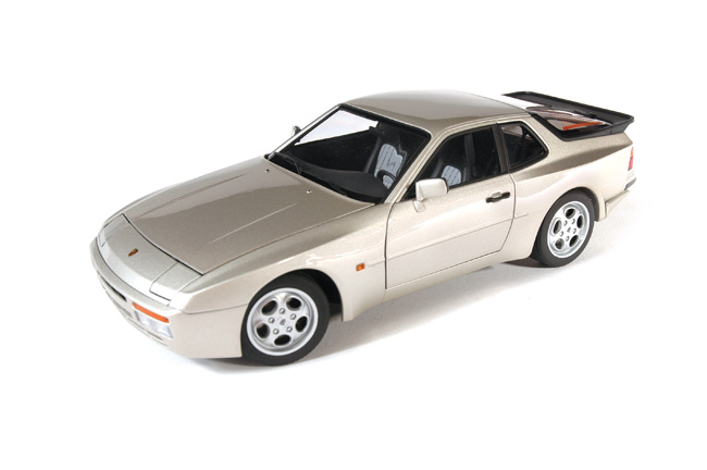 Die Cast X - Diecast Model Cars | AUTOART Porsche 911 Carrera & 944 Turbo