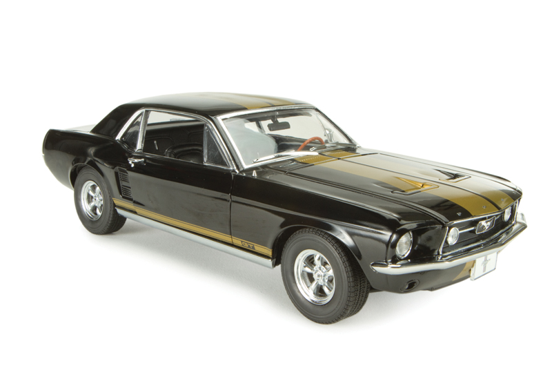 Online Exclusive: GreenLight 1967 Mustang notchback Specials - Die