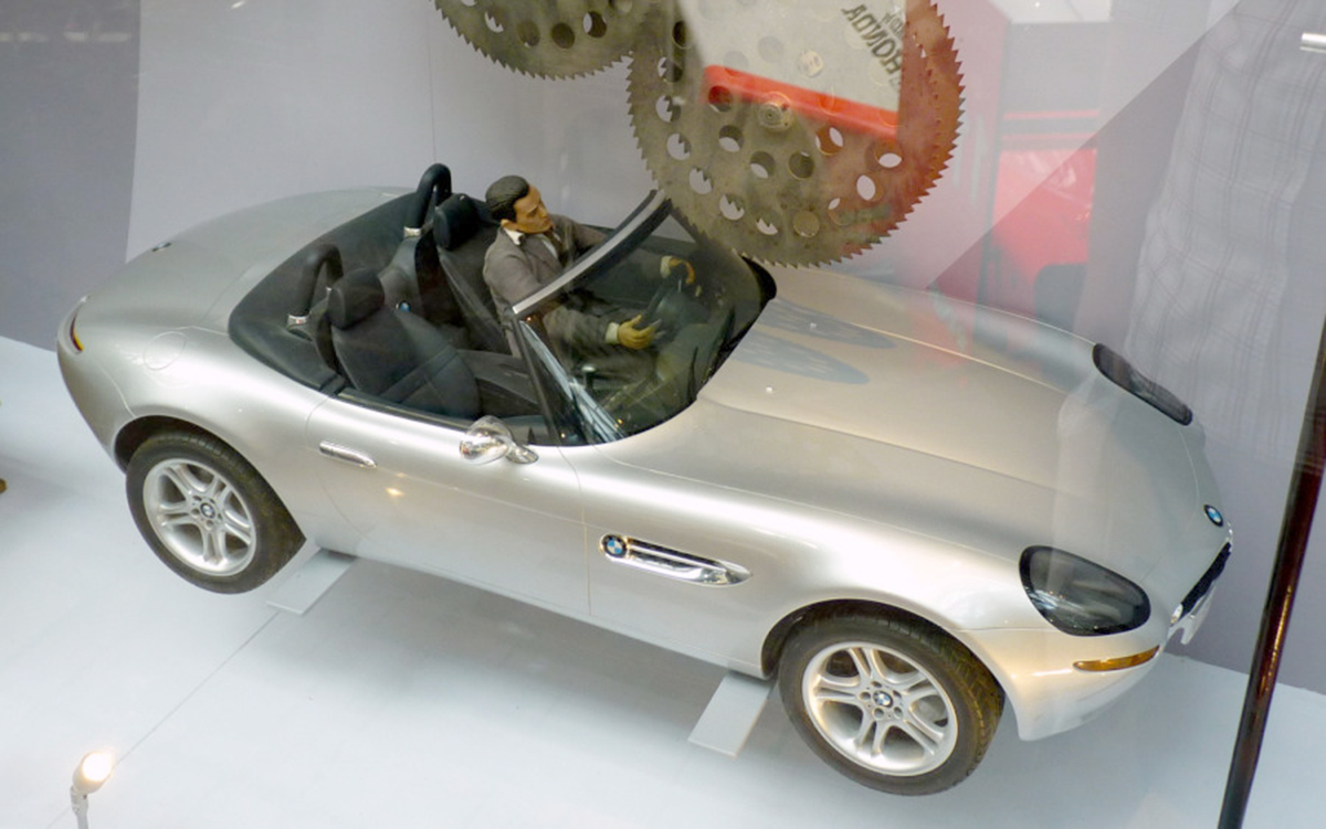 Fooled You: James Bond’s BMW Z8 Was a 1/5 Scale RC Miniature