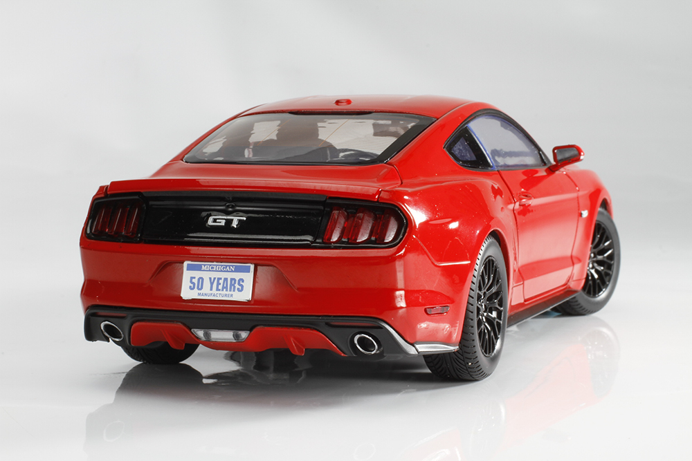 Auto World, Mustang, diecast, replica, GT, 5.0, 2015, 1:18