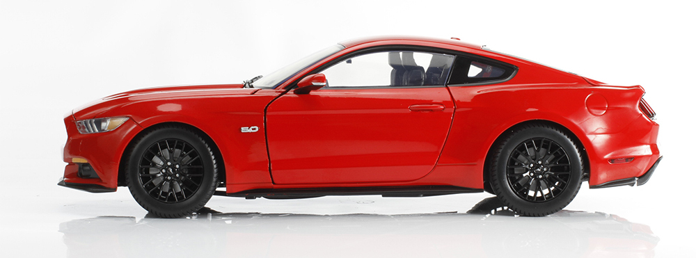 Auto World, Mustang, diecast, replica, GT, 5.0, 2015, 1:18