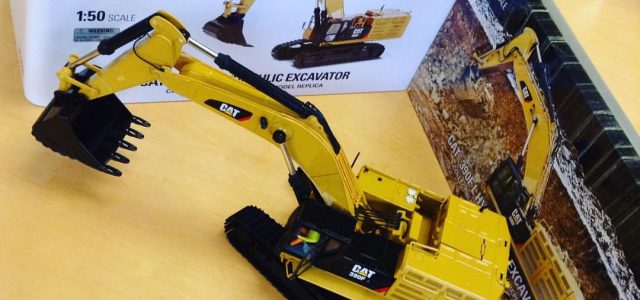 Model of the Day: Dig this Cat Excavator from Diecast Masters