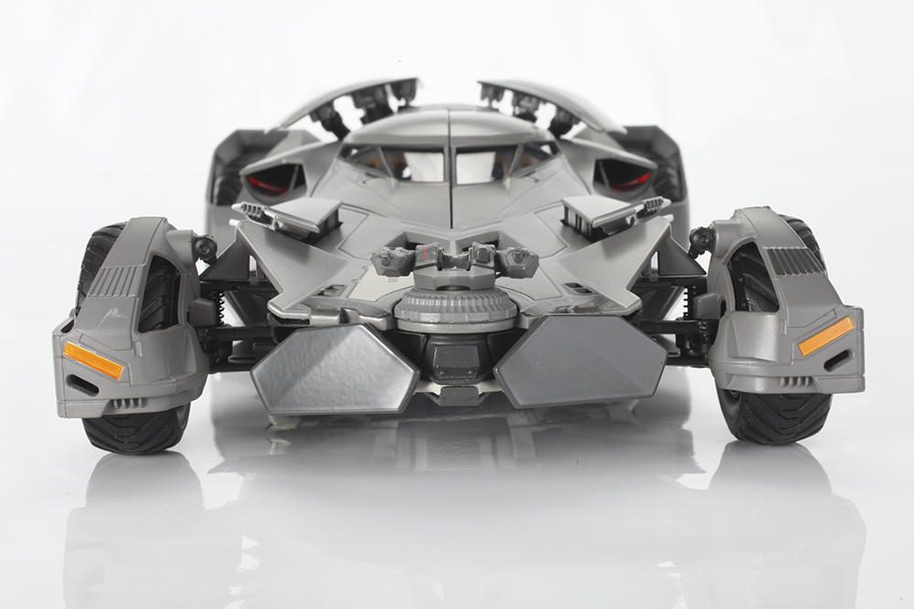 Hot Wheels Batmobile CMC89-1:18 Scale Batman Vs Superman Elite 