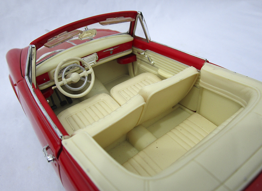 Diecast Model, 1:18 Diecast, Columbo, Peugeot 403, cabriolet, Welly, diecast, 1/18, 1:18, collectible