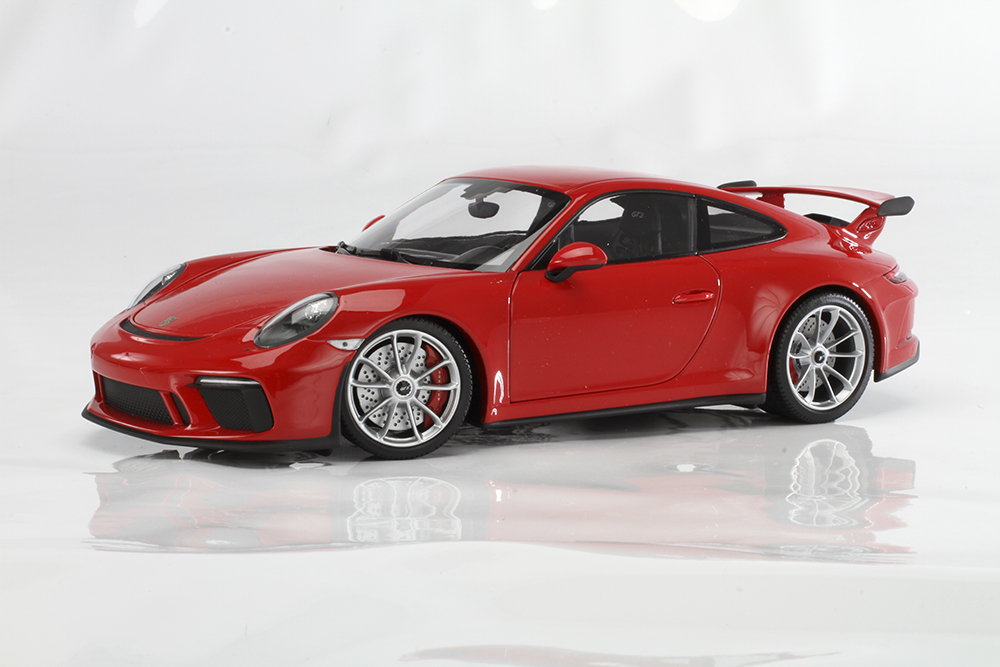 Die Cast X - Diecast Model Cars | Minichamps 2017 Porsche 911 GT3 [Out of the Box Review]