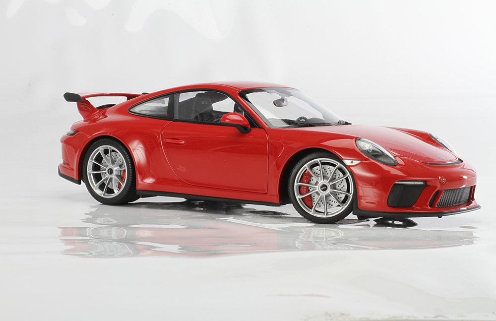 Die Cast X - Diecast Model Cars | Minichamps 2017 Porsche 911 GT3 [Out of the Box Review]