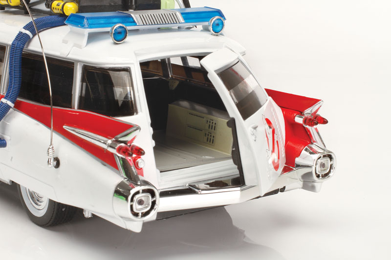 Auto World Ghostbusters Ecto-1 1959 Cadillac - Die Cast X
