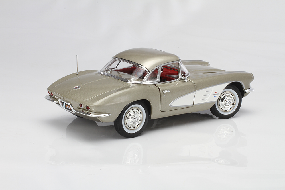 Die Cast X - Diecast Model Cars | Quick Look: Auto World 1961 Corvette Hardtop