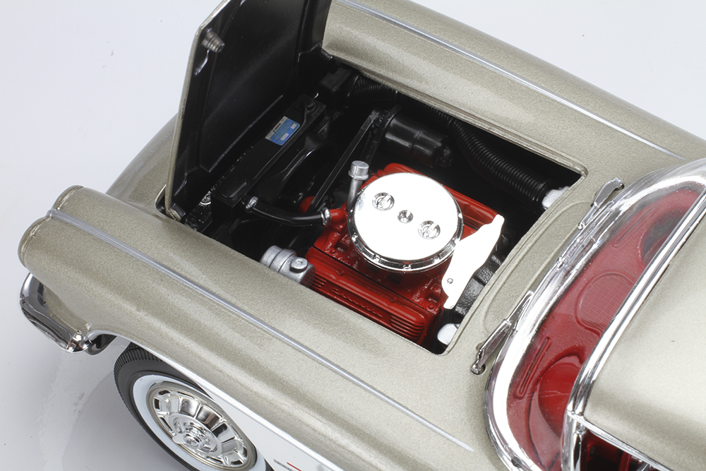 Die Cast X - Diecast Model Cars | Quick Look: Auto World 1961 Corvette Hardtop