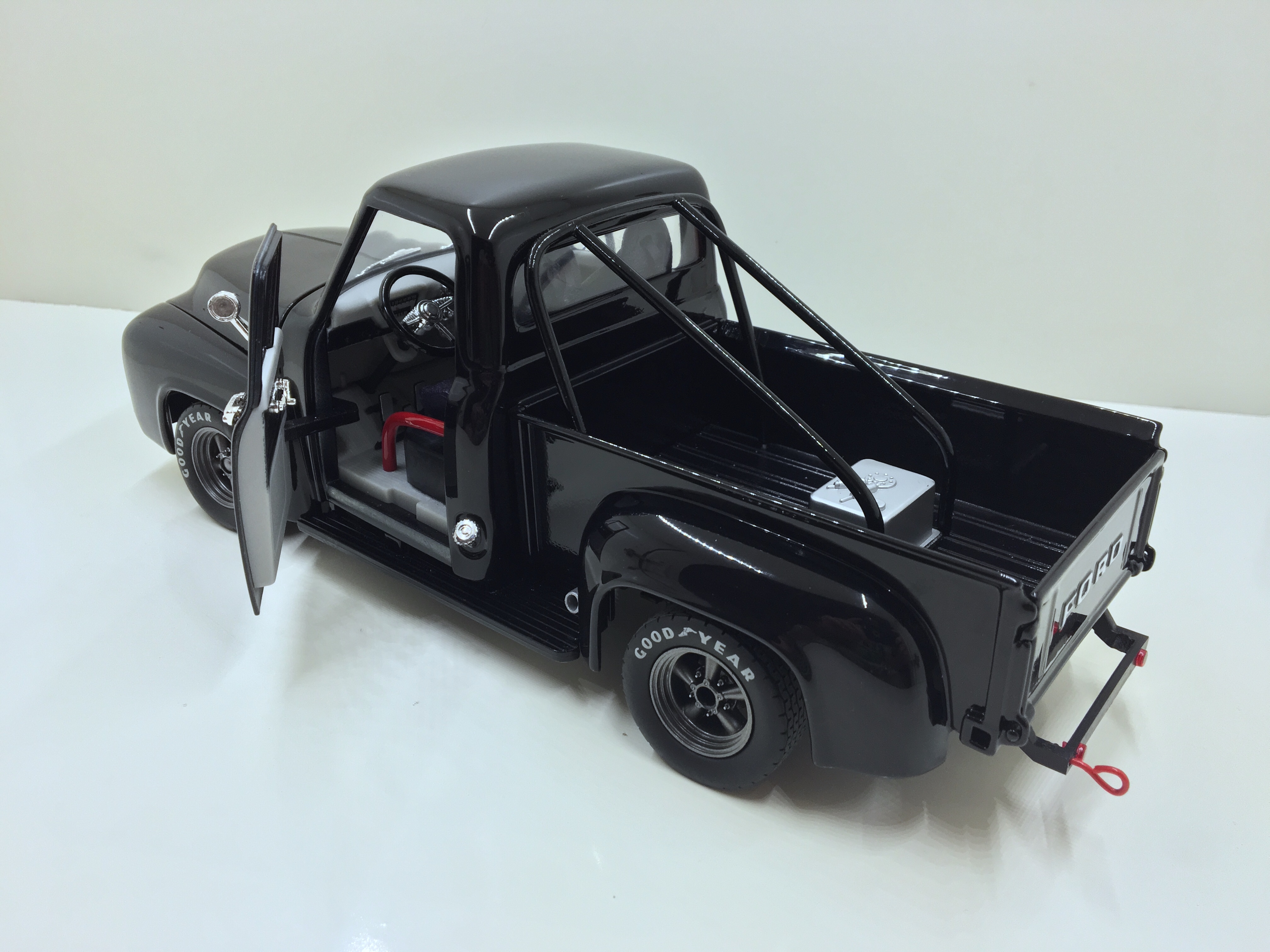 Die Cast X - Diecast Model Cars | Miracle Workers: Extreme Truck Builds from the 1/18 Custom Diecast Syndicate